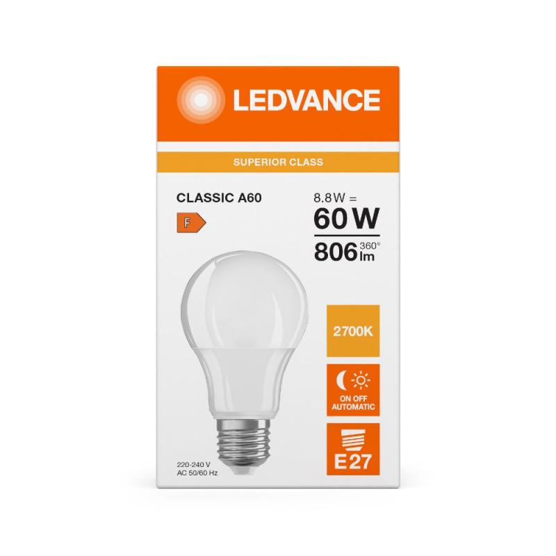 Ledvance E27 LED Lampe mit Sensor klar 8,8W wie 60W 2700K warmweiß