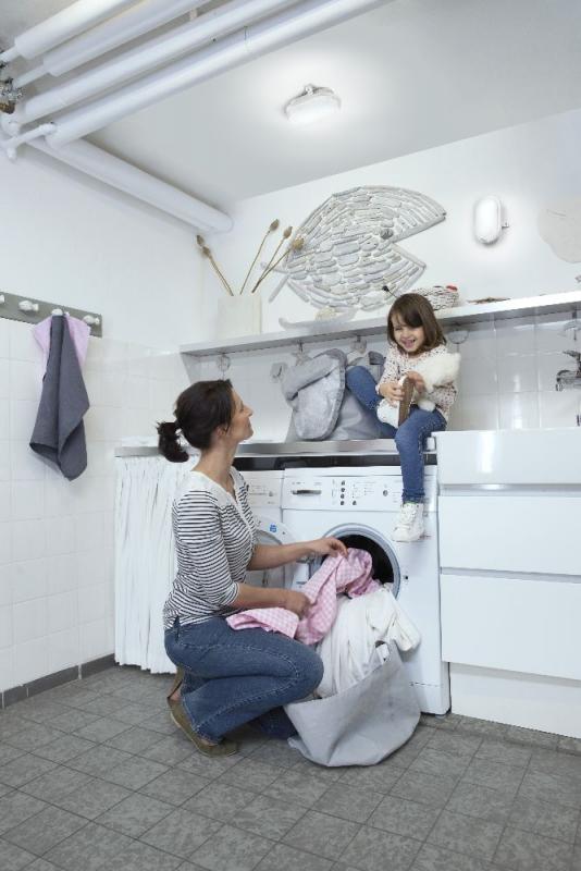 LEDVANCE LED Feuchtraum Wandleuchte LED BULKHEAD umschaltbare Farbtemperatur CCT