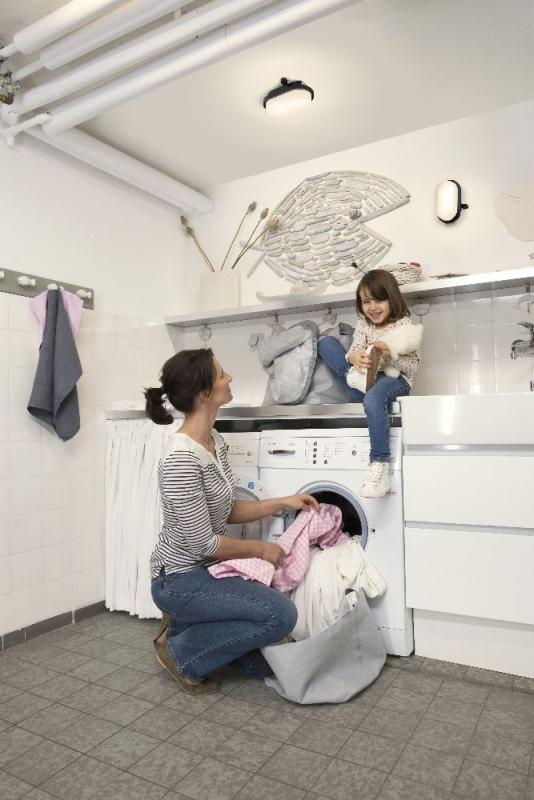 LEDVANCE LED Feuchtraum Wandleuchte LED BULKHEAD umschaltbare Farbtemperatur CCT - schwarz