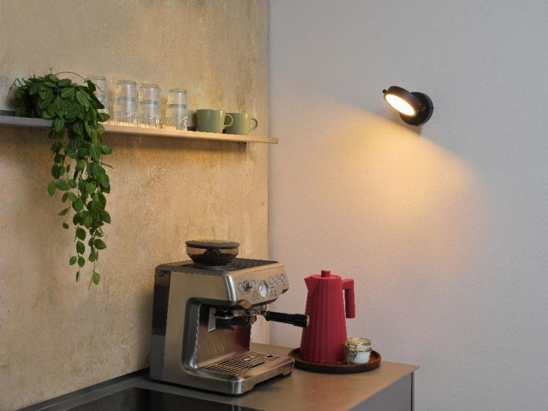 Osram Wandleuchte Decor Puck aus Stahl in Schwarz mit warmweißem Licht - 1,5 m Kabel mit Schalter/  EU-Stecker