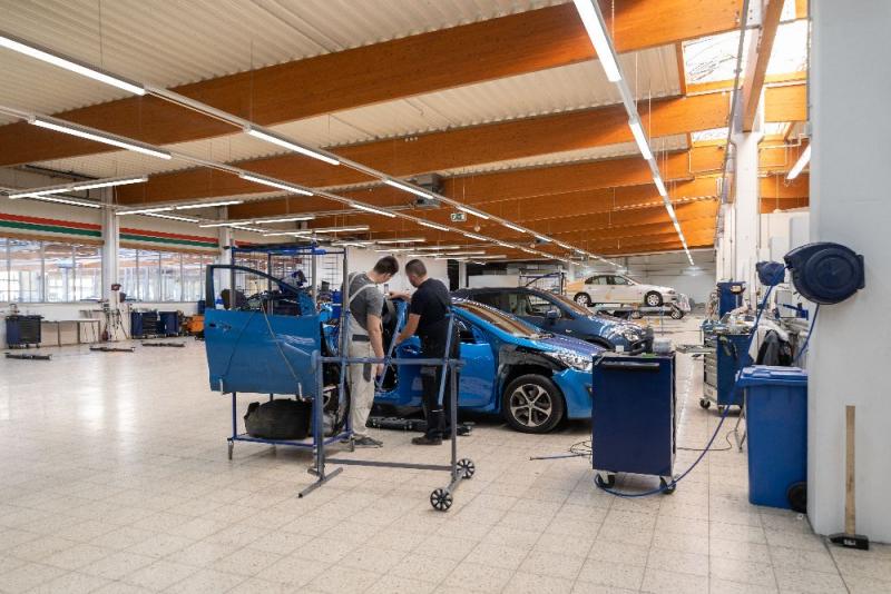 150cm LEDVANCE DAMP PROOF FLEX THROUGHWIRING Feuchtraumleuchte DP FLEX TH 1500 P 42W ML 830 IP66 - warmweiß - mit Durchverdrahtung