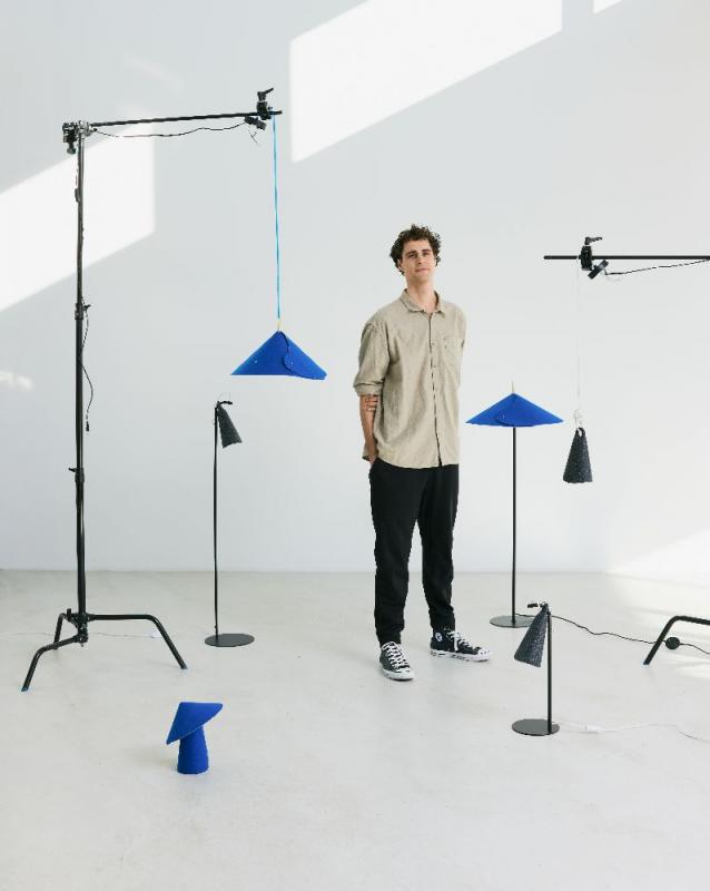 OSRAM Wandleuchte Decor Bell Wall in Schwarz mit E27 Fassung - Leuchtenschirm aus recyceltem Material