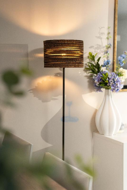 160cm OSRAM Stehlampe Cylinder, braun, aus Wellpappe