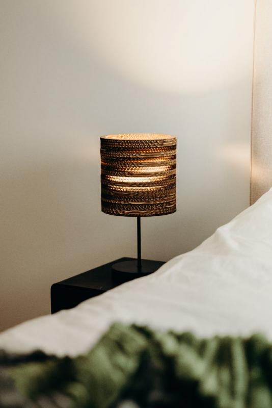 OSRAM Tischleuchte Cylinder, braun, Ø 20 cm, aus Wellpappe