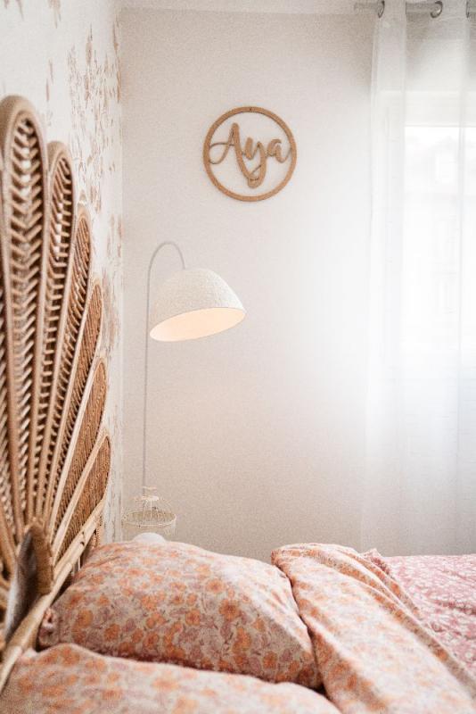 OSRAM Stehleuchte Camel Bell weiß aus Metall und Pappmaschee E27