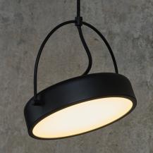 Osram Pendelleuchte Decor Puck aus Stahl in Schwarz mit warmweißem Licht