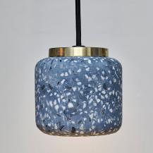 Pendelleuchte Decor Ball aus Terrazzo Stein mit GU10 Fassung gesprenkelt in Blau mit Gold Applikationen