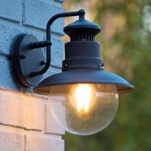 Lucide FIGO Wandleuchte IP44 Schwarz – 1x E27 Außenwandleuchte im Landhausstil