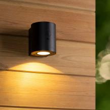 Lucide PERTH – Solar LED Außenwandleuchte Ø9 cm 1x1W 2700K/3000K IP65 Schwarz mit Sensor