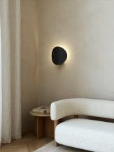 Design For The People Wandleuchte Schwarz Messing – modernes Design von Anker Studio