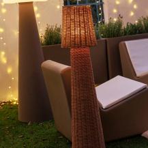 New Garden Dekorative Stehleuchte Lola 110 Nature 110cm hoch aus Naturfasern Rattan, IP54 In & Out, mit E27 Fassung, ohne Leuchtmittel