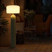 New Garden Solar Stehlampe PHOEBE 145 Oliven Grün mit Akku, Fernbedienung, Dämmerungssensor, warmweißes Licht IP65 143cm hoch